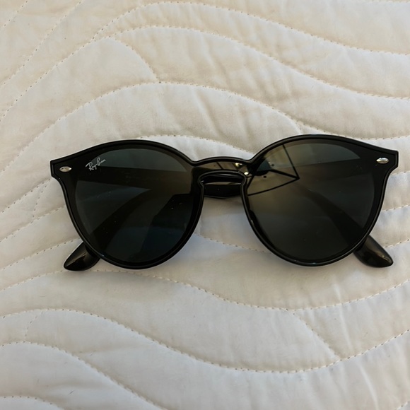 Ray-Ban Other - Brand new